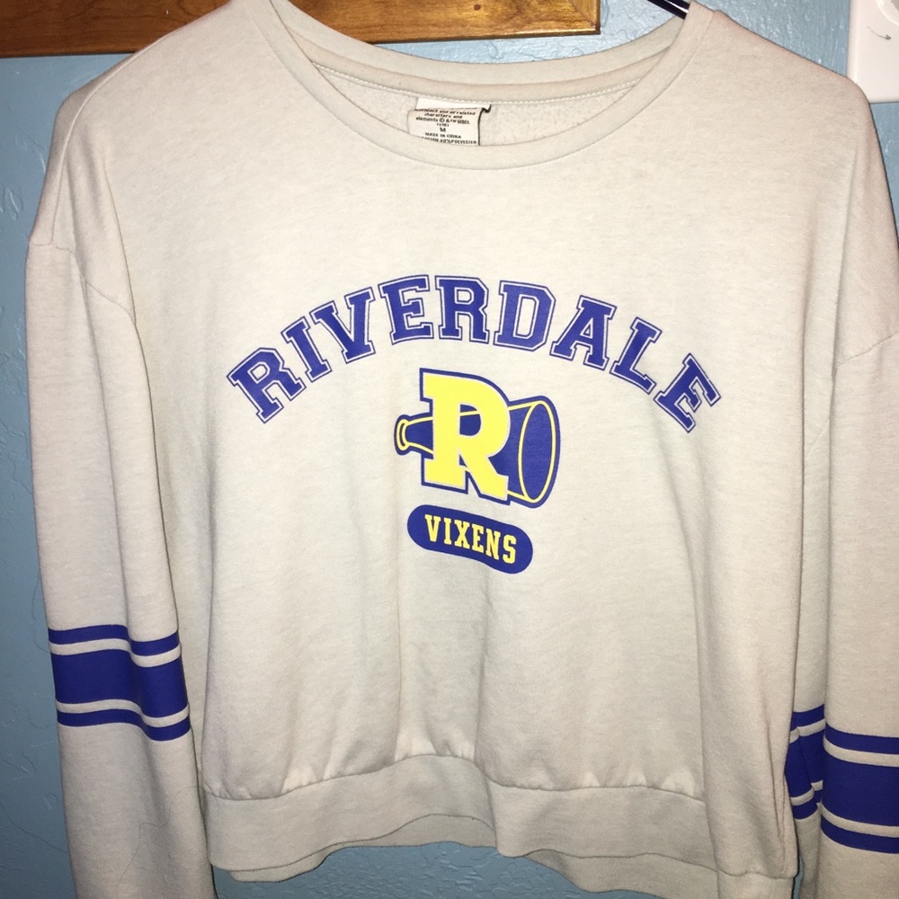 Riverdale long-sleeve crop top shirt